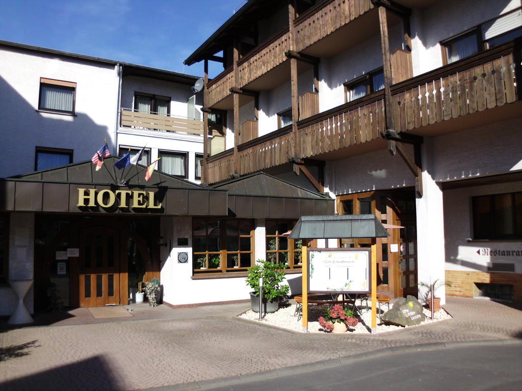 Hotel-Restaurant Zum Schwalbennest Alsfeld Exterior photo